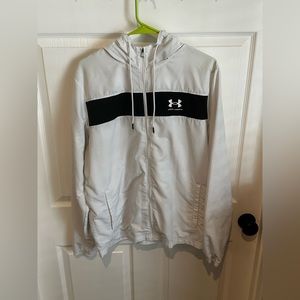 #40 Under armor medium windbreaker jacket